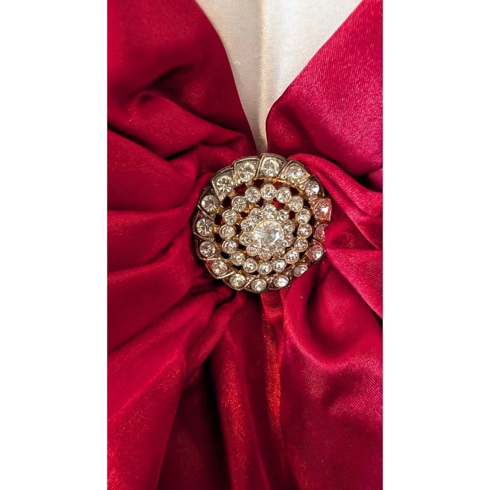 Set Of 2 Pier 1 Throw Pillows White With Red Bow Rhinestones 15